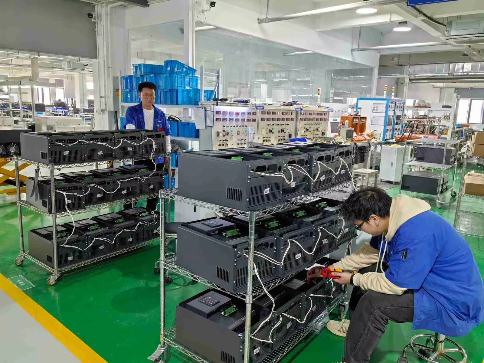 UFELE Inverter Batch Testing and Verification Multiple UFELE inverter units connected for batch testing and production verification